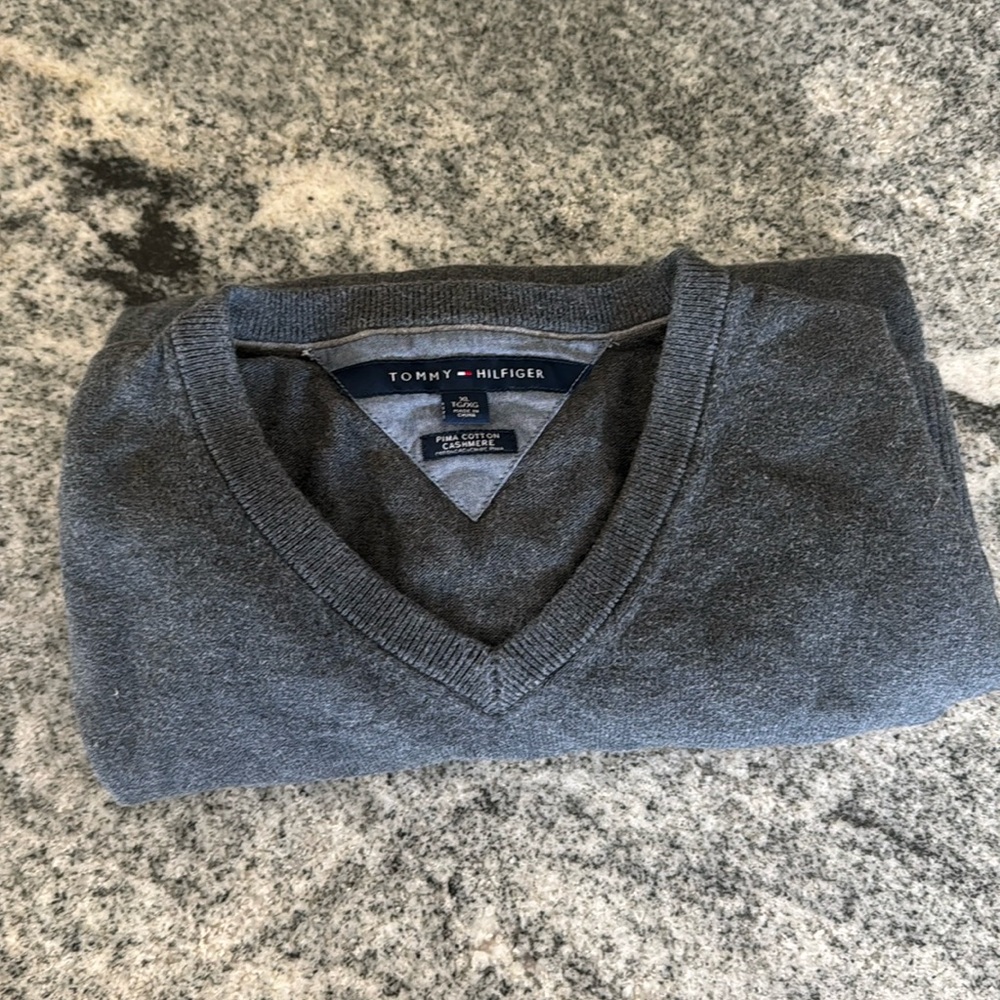 Tommy Hilfiger Men’s V-Neck Pima Cotton Cashmere Sweater